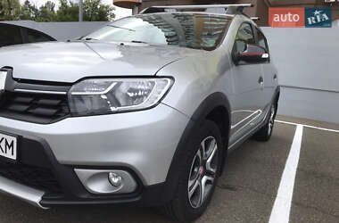 Хетчбек Renault Sandero 2019 в 