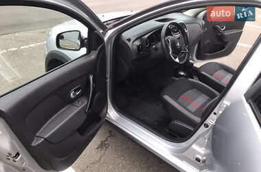 Хетчбек Renault Sandero 2019 в 