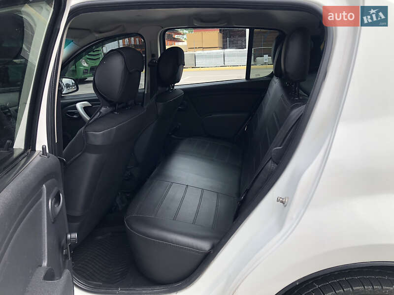 Хетчбек Renault Sandero 2009 в Кам'янському