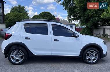Хэтчбек Renault Sandero 2017 в 