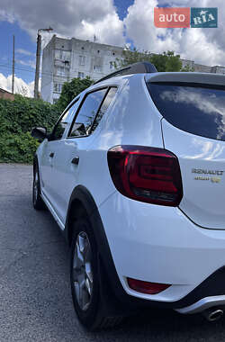 Хэтчбек Renault Sandero 2017 в 