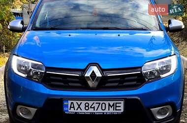 Хетчбек Renault Sandero 2017 в 