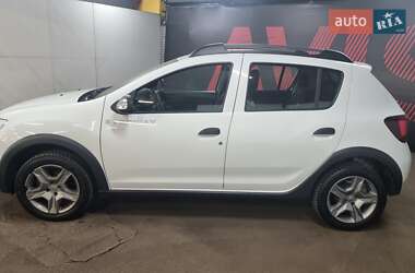 Хэтчбек Renault Sandero 2021 в 