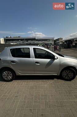 Хетчбек Renault Sandero 2014 в Черкасах