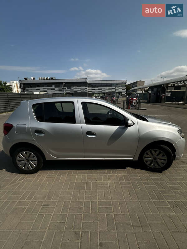 Хэтчбек Renault Sandero 2014 в Черкассах