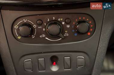 Хэтчбек Renault Sandero 2020 в 