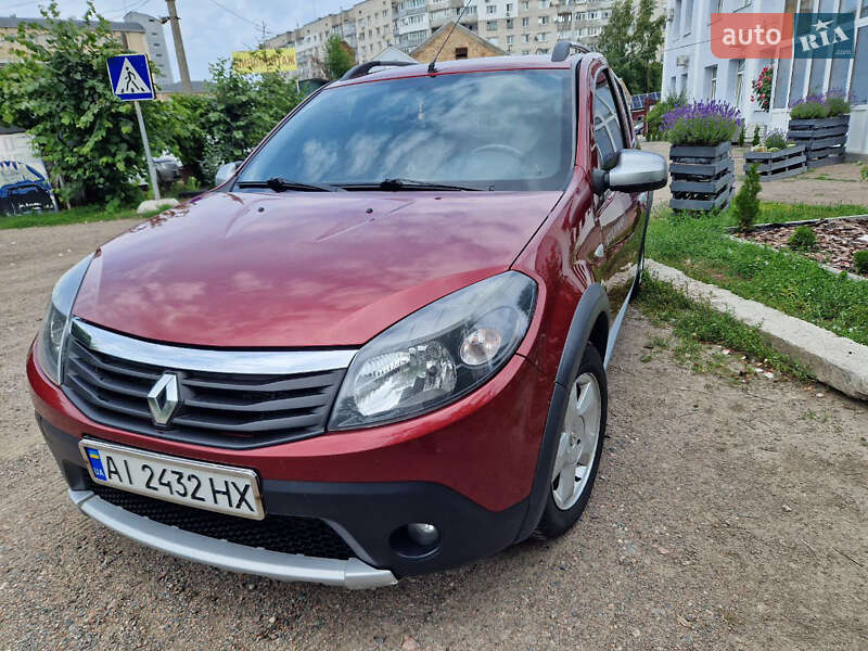Renault Sandero 2011