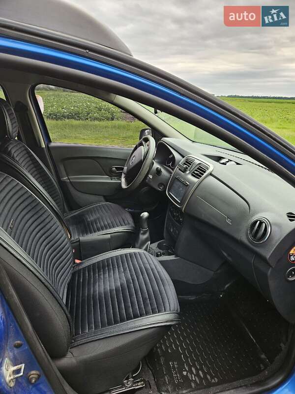 Хэтчбек Renault Sandero 2016 в Конотопе