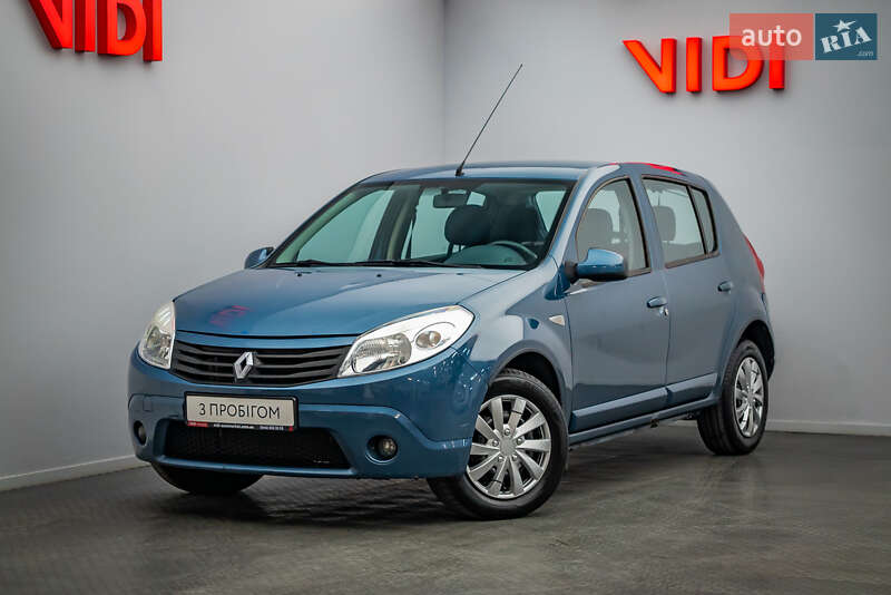 Renault Sandero 2011