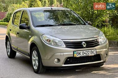 Хэтчбек Renault Sandero 2012 в Ровно