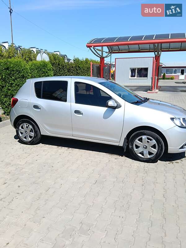 Хэтчбек Renault Sandero 2013 в Луцке