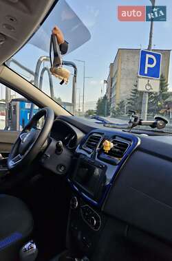 Хэтчбек Renault Sandero 2020 в 