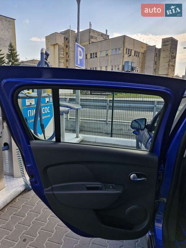 Хэтчбек Renault Sandero 2020 в Киеве