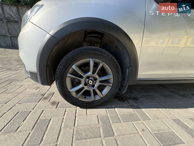 Хэтчбек Renault Sandero 2017 в Днепре