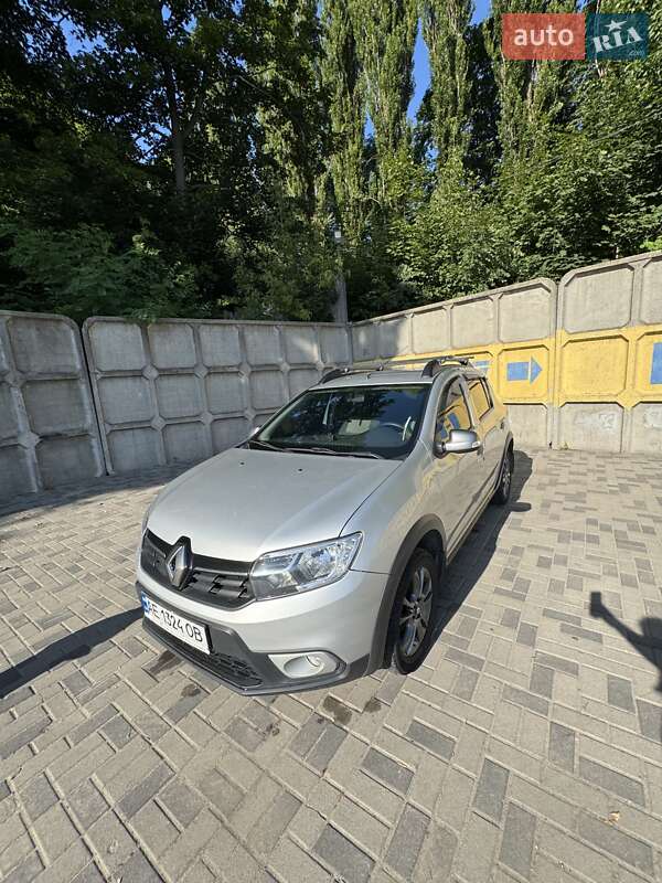 Хэтчбек Renault Sandero 2017 в Днепре