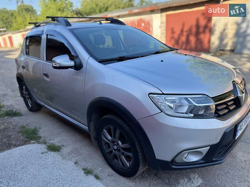 Хэтчбек Renault Sandero 2017 в Днепре