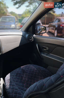 Хэтчбек Renault Sandero 2021 в 
