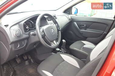 Хэтчбек Renault Sandero 2013 в 