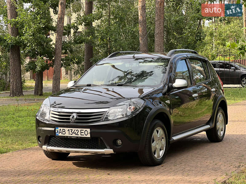 Хэтчбек Renault Sandero 2012 в Киеве
