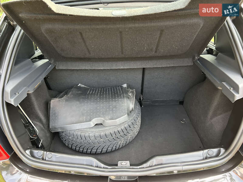 Хэтчбек Renault Sandero 2012 в Киеве