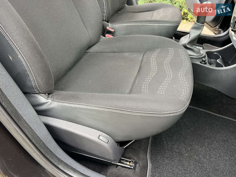 Хэтчбек Renault Sandero 2012 в Киеве