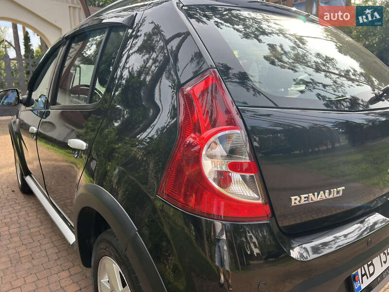 Хэтчбек Renault Sandero 2012 в Киеве