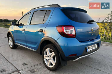 Хэтчбек Renault Sandero 2015 в 
