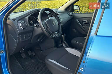 Хэтчбек Renault Sandero 2015 в 