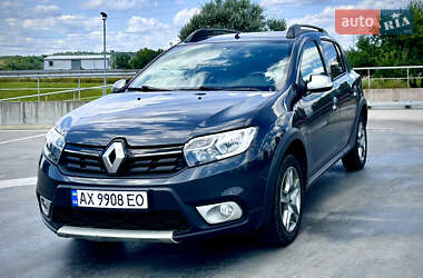 Хэтчбек Renault Sandero 2017 в Киеве