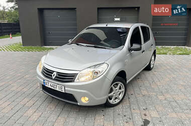 Хэтчбек Renault Sandero 2010 в Ивано-Франковске