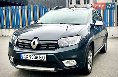 Хетчбек Renault Sandero 2017 в 