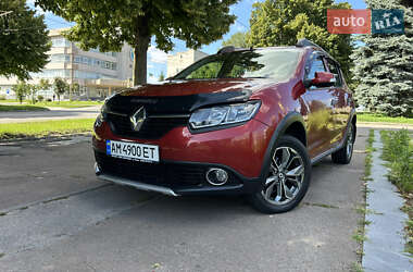 Хетчбек Renault Sandero 2015 в Житомирі