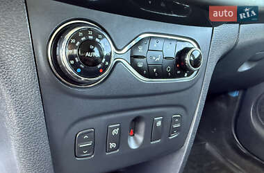 Хэтчбек Renault Sandero 2016 в 