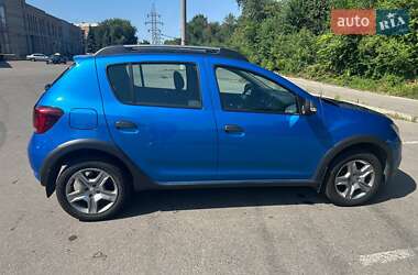 Хэтчбек Renault Sandero 2017 в 