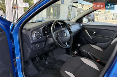 Хэтчбек Renault Sandero 2016 в 