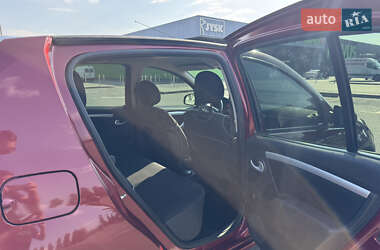 Хэтчбек Renault Sandero 2011 в 
