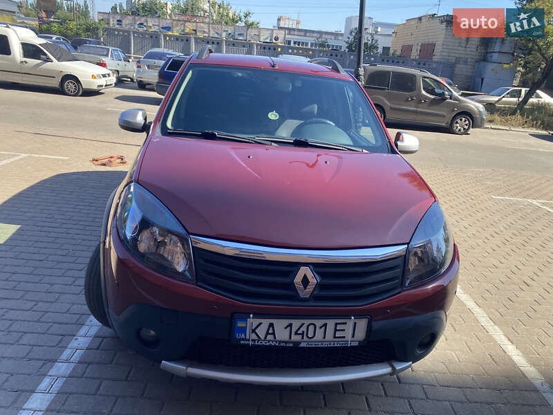 Renault Sandero 2012