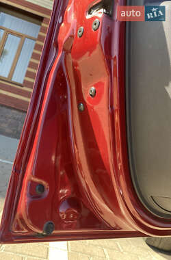 Хэтчбек Renault Sandero 2012 в 