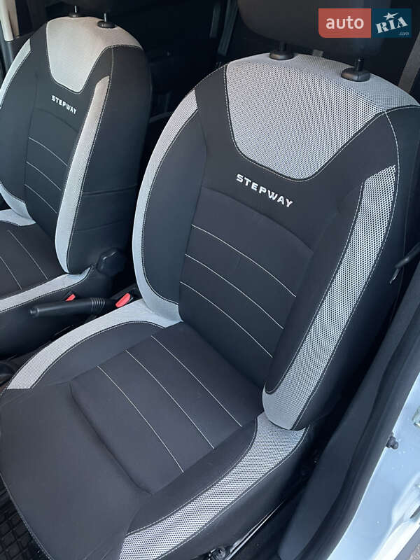 Хэтчбек Renault Sandero 2021 в Киеве