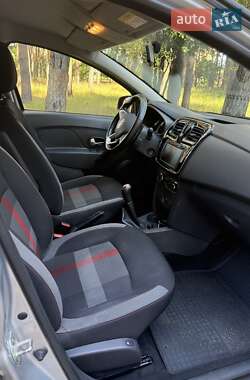 Хэтчбек Renault Sandero 2019 в 