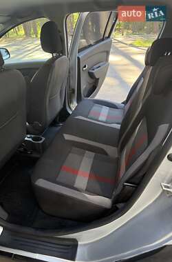 Хэтчбек Renault Sandero 2019 в 