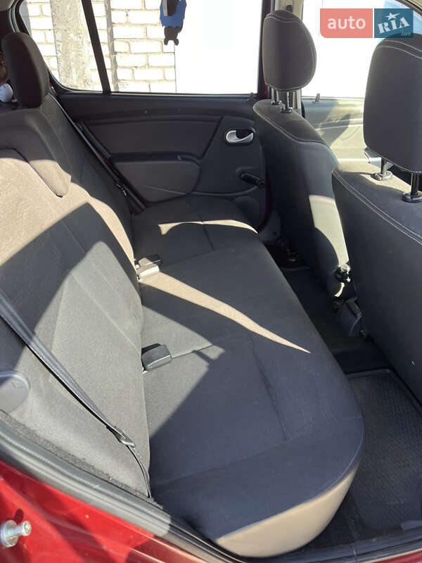 Хетчбек Renault Sandero 2011 в Миколаєві