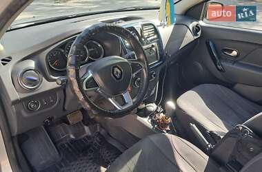 Хэтчбек Renault Sandero 2020 в 