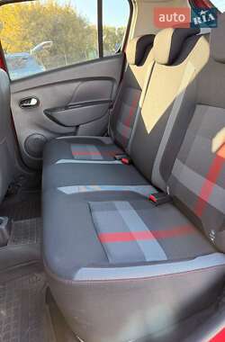 Хетчбек Renault Sandero 2019 в  фото 5 Хетчбек Renault Sandero 2019 в