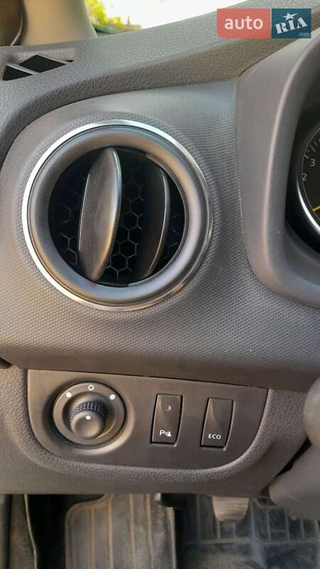 Хэтчбек Renault Sandero 2019 в Раздельной