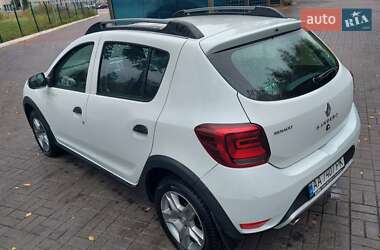 Хэтчбек Renault Sandero 2017 в 