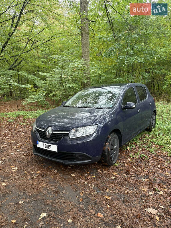 Хетчбек Renault Sandero 2016 в Узині