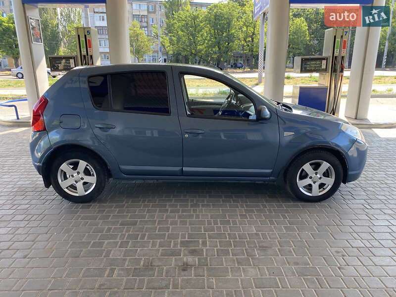 Хетчбек Renault Sandero 2011 в Миколаєві