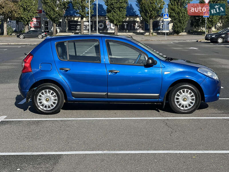 Хетчбек Renault Sandero 2009 в Києві