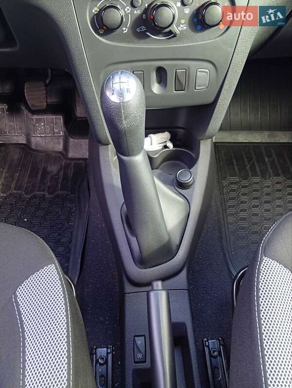 Хэтчбек Renault Sandero 2021 в Киеве фото 11 Хэтчбек Renault Sandero 2021 в Киеве